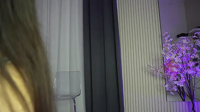 KatelynSparks élő chatszobája