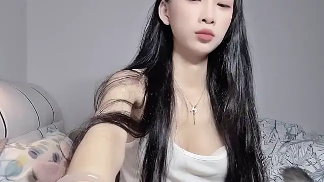 Lili-2 Adlı Modelin Canlı Sohbet Odası