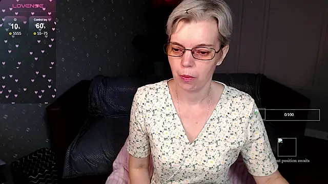 חדר צ'אט בשידור חי של Cutie_Erikaa1