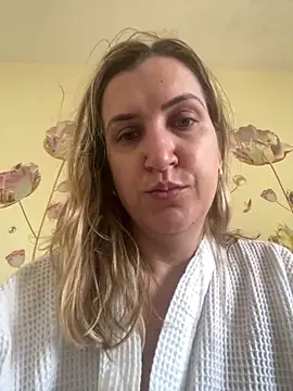 חדר צ'אט בשידור חי של Bia_sexynovaes