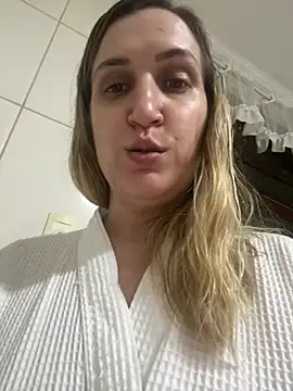 Bia_sexynovaes' Live Chat Room