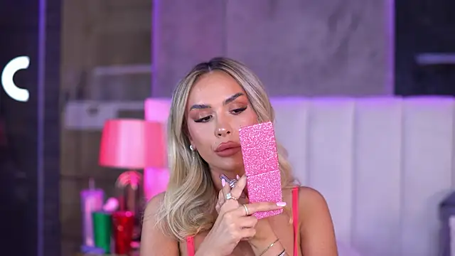 SelenaFrost Cameră chat live