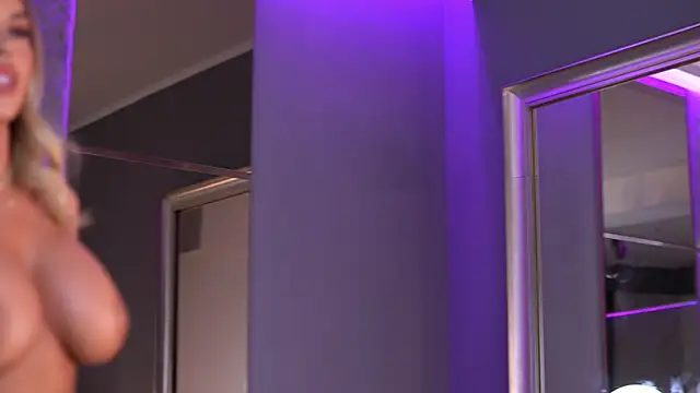 SelenaFrost live-chat rom