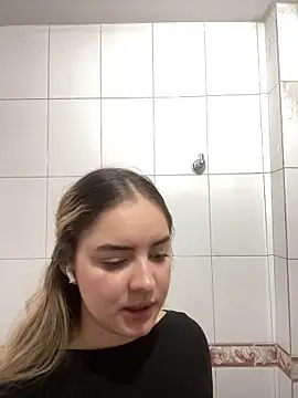 imlindapink's Live Chat Room