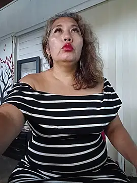anniecoopeer Adlı Modelin Canlı Sohbet Odası