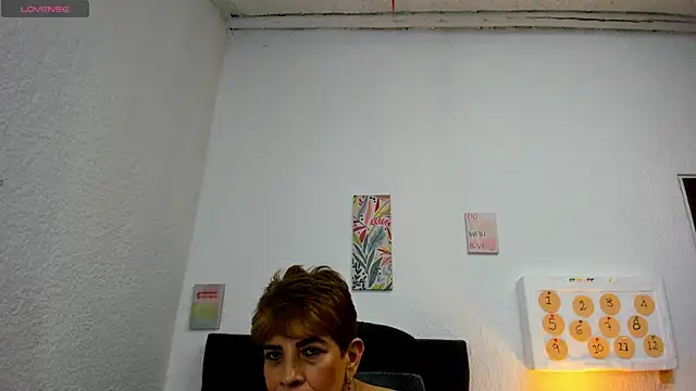 Pokój czatu na żywo – Angelina_Stone_65