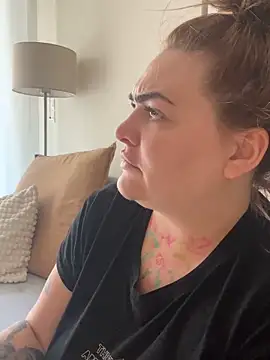 Živá chatovací místnost HeyBABYGIRL