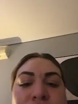 HeyBABYGIRL 现场聊天室
