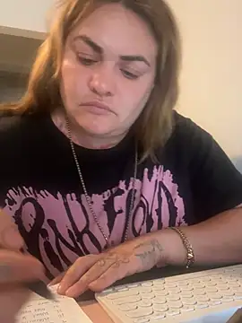 Chat soba uživo modela HeyBABYGIRL