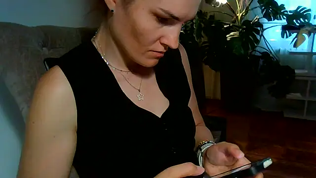 Ms-Lust1- élő chatszobája
