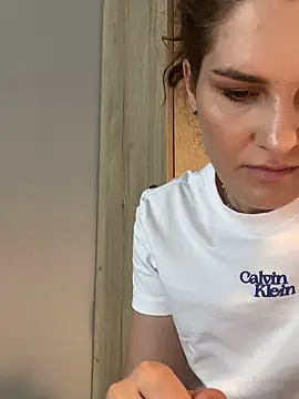 Ms-Lust1-'s Live Chat Room