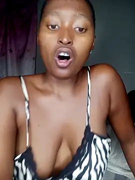 MISS-ENTITLED – live chatrum