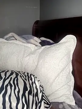 Chat ao vivo de MISS-ENTITLED