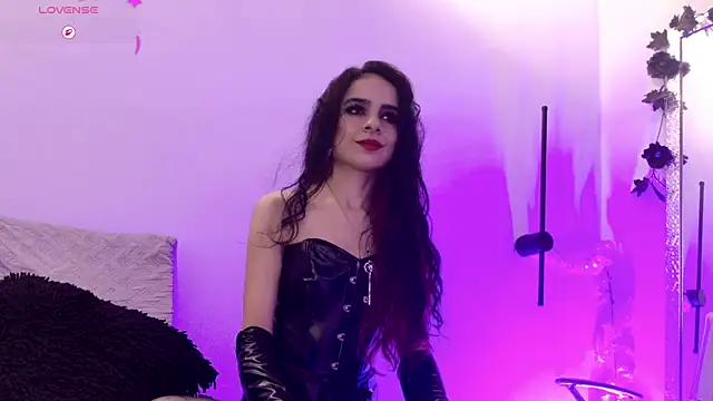 Alice_noir Adlı Modelin Canlı Sohbet Odası