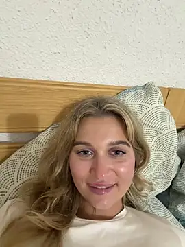 חדר צ'אט בשידור חי של MilanaTaylor