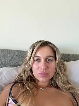 MilanaTaylor's Live Chat Room