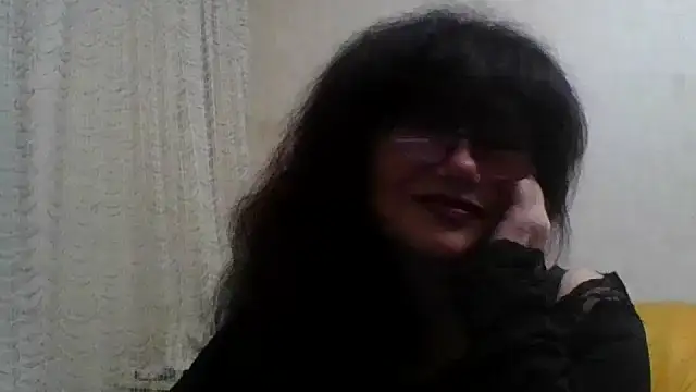 SilviaSky51 Adlı Modelin Canlı Sohbet Odası