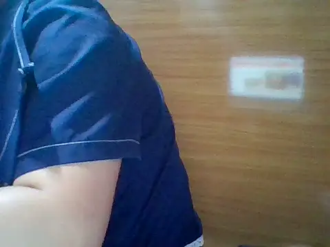 Mimi18x Adlı Modelin Canlı Sohbet Odası