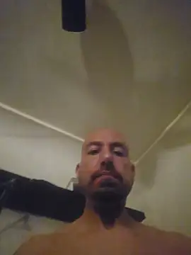 nakedtony81 – live chatrum