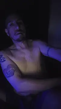 nakedtony81 – live chatrum