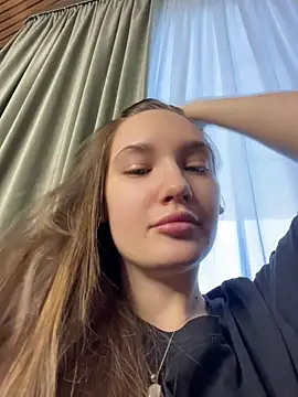 Holly_Molii Ruang Obrolan Langsung