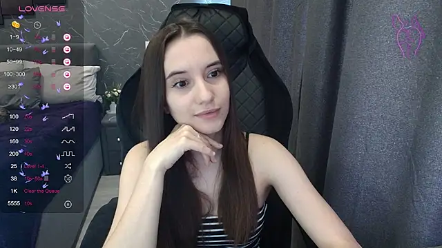 غرفة دردشة Alice_Weiss المباشرة