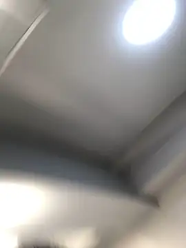 חדר צ'אט בשידור חי של Curveysinaa
