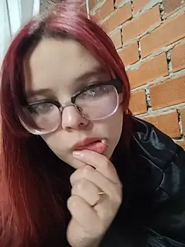 Luluu063i Adlı Modelin Canlı Sohbet Odası
