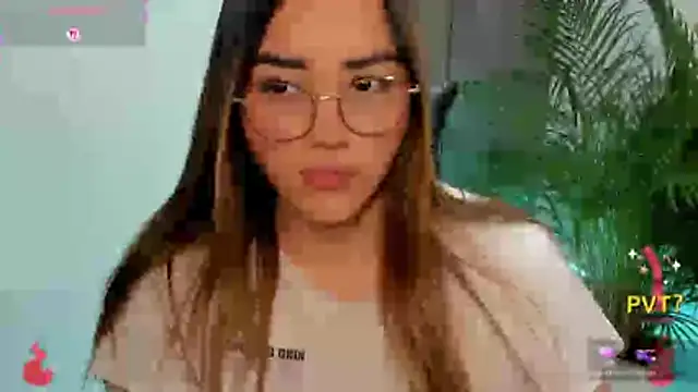 Lucia_star__ Live chatroom