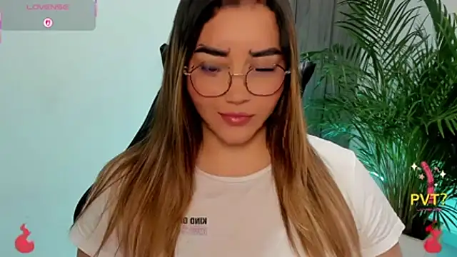 Lucia_star__ – live chatrum