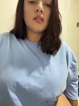 MiaCavalli__ লাইভ চ্যাট রুম