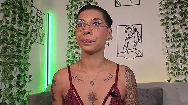 MiaMorgan_'s Live Chat Room