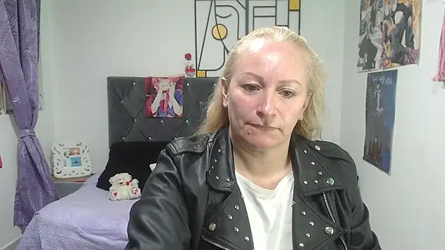 חדר צ'אט בשידור חי של emperabigbootybigass