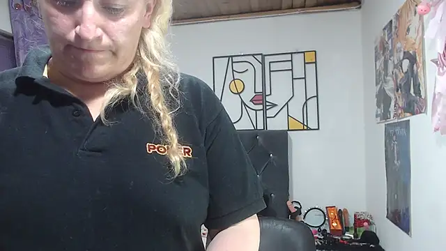 emperabigbootybigass Adlı Modelin Canlı Sohbet Odası