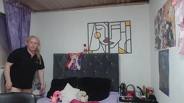 ห้องแชทสดของ emperabigbootybigass