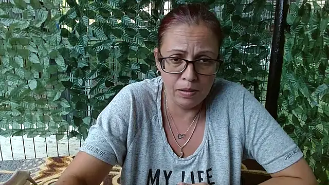 LadyHellene's Live Chat Room