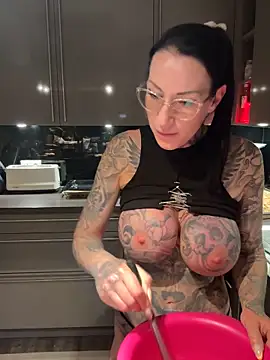 غرفة دردشة MeganWitch المباشرة