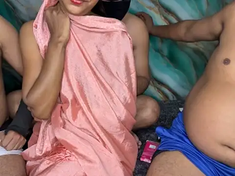 Sala de chat ao vivo de Zoyarathore_
