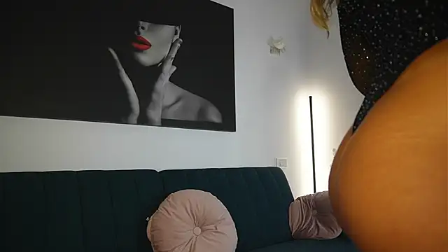 izzy_belle – Naživo chatovacia miestnosť