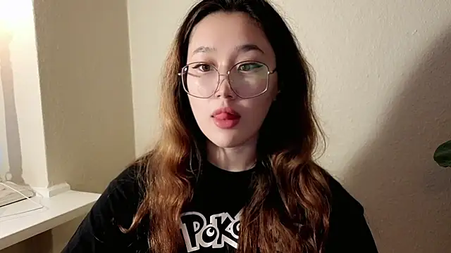 Jennatyan – Naživo chatovacia miestnosť