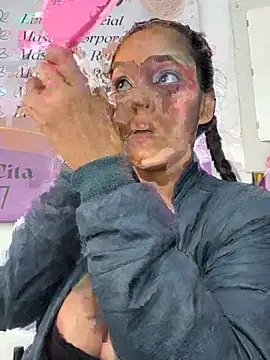 Živá chatovací místnost Sara-77