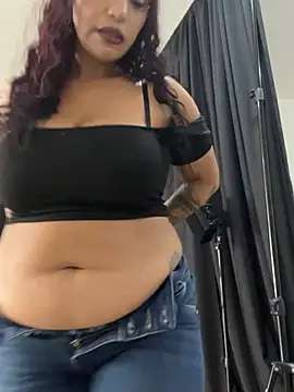 Sara-77's Live Chat Room