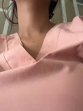 Sara-77: δωμάτιο απευθείας συνομιλίας