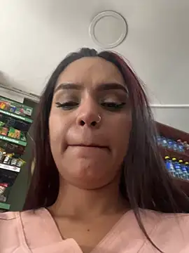 Phòng Chat Trực Tiếp Sara-77