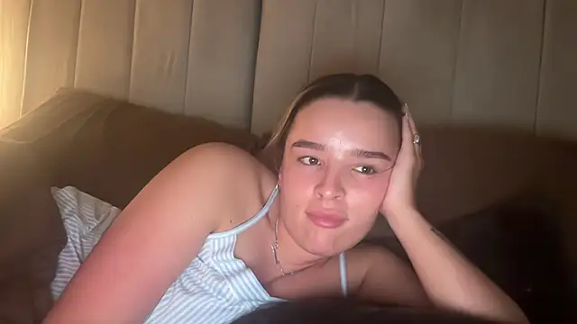 Živá chatovací místnost maisiesmithx