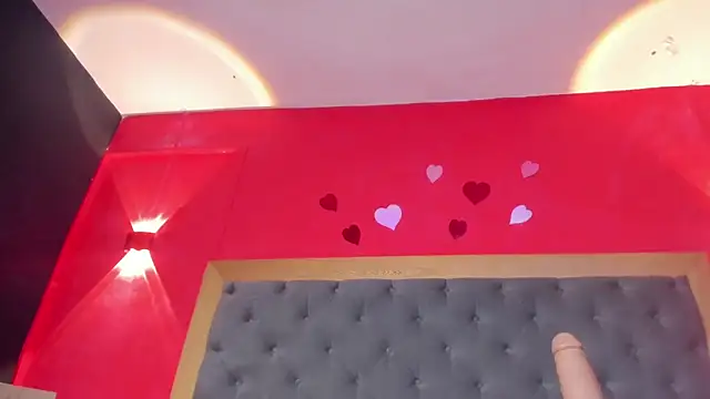 YayaHilton Adlı Modelin Canlı Sohbet Odası