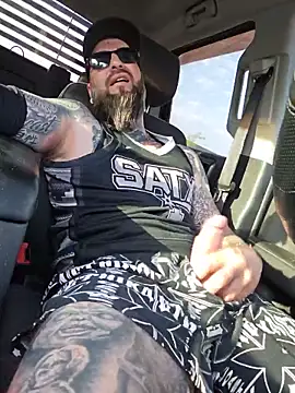 Beardedtattood – live sex-cam-show