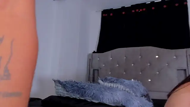 game_with_lesbians_ Live Chatraum