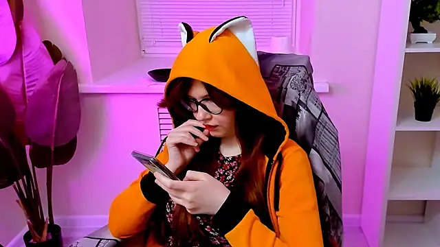 חדר צ'אט בשידור חי של CarolGiggly
