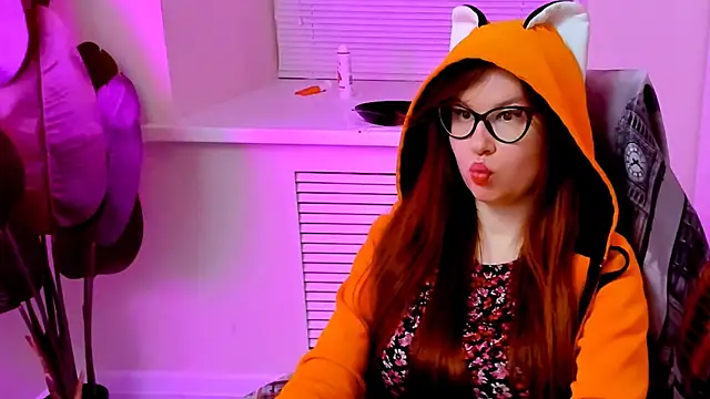 CarolGiggly Adlı Modelin Canlı Sohbet Odası